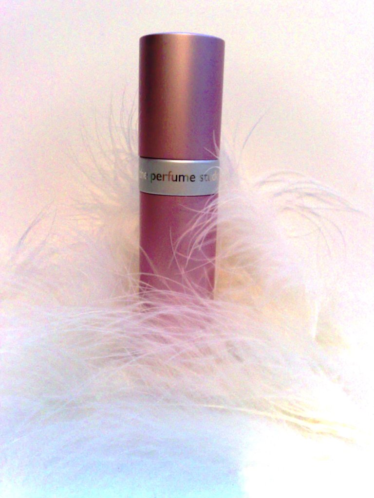 perfume atomiser pink